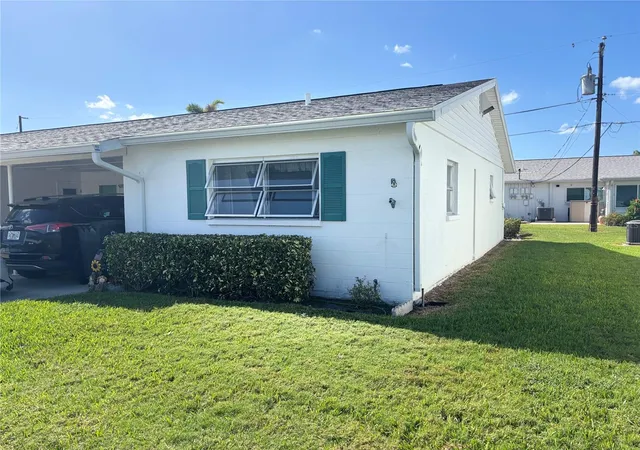Homes for sale in Bradenton, FL | 5983 Coral Way, Bradenton, FL 34207 | MLS# A4669792