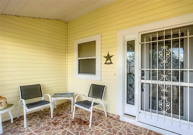 Homes for sale in Lady Lake, FL | 208 Desota Ct, Lady Lake, FL 32159 | MLS# G5103764