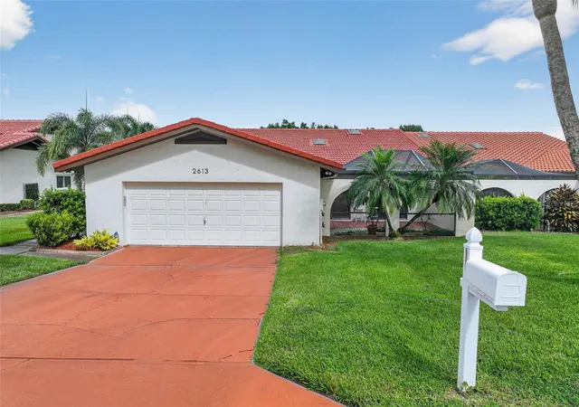Homes for sale in Lake Wales, FL | 2613 Sunburst Ct, Lake Wales, FL 33898 | MLS# S5137406