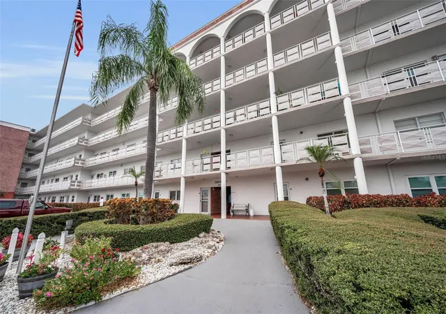 Photo 2 of Condo for sale at 5501 80th Street N #405, Saint Petersburg, FL 33709 | MLS# TB8442006 | Listing updated on 2026-08-23