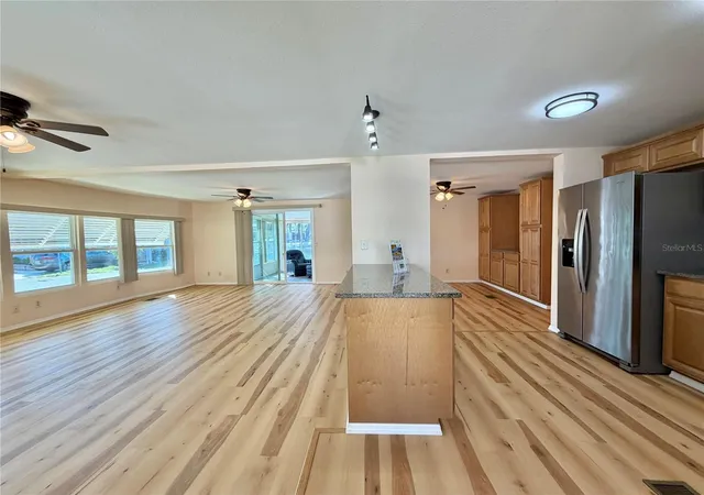Photo 3 of Manufactured home for sale at 176 Azalea Trl, Leesburg, FL 34748 | MLS# G5103794 | Listing updated on 2026-10-23