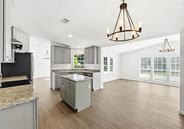 4th image of 5180 Lexington Cir, Wildwood, FL 34785 | MLS# O6355865