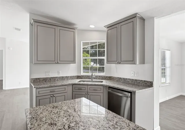 5th image of 5180 Lexington Cir, Wildwood, FL 34785 | MLS# O6355865