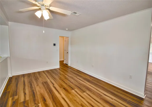 5th image of 1114 Oak Dr, Leesburg, FL 34748 | MLS# O6355917