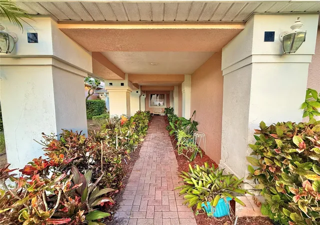 3rd image of 5829 Guenevere Ct, Saint Cloud, FL 34772 | MLS# S5137470