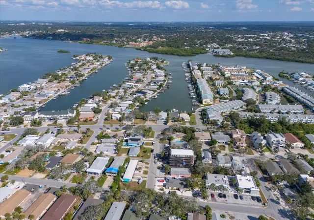 35th image of 711 E Gulf Blvd, Indian Rocks Beach, FL 33785 | MLS# TB8442243