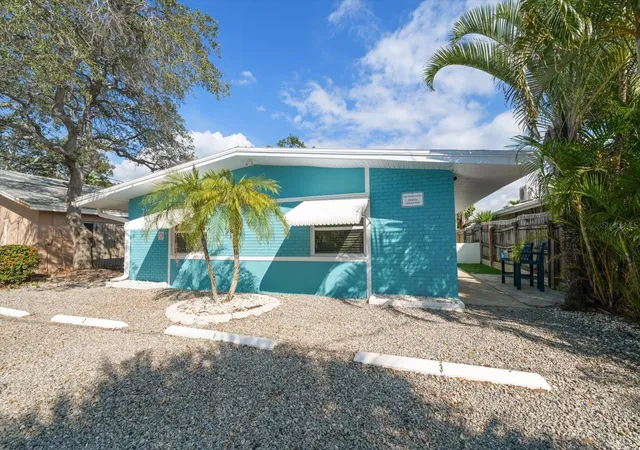 Listing Photo 5 - Condo for sale in building located at 711 E Gulf Blvd, INDIAN ROCKS BEACH, FL 33785