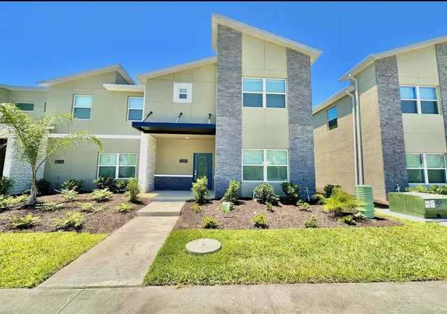 Photo 1 of Townhouse for sale at 2580 Reading Trl, Kissimmee, FL 34746 | MLS# S5137489 | Listing updated on 2026-07-21