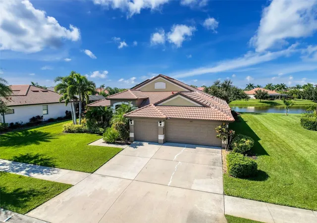 3rd image of 335 Cockle Shell Loop, Apollo Beach, FL 33572 | MLS# TB8442499