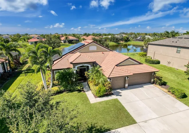 4th image of 335 Cockle Shell Loop, Apollo Beach, FL 33572 | MLS# TB8442499