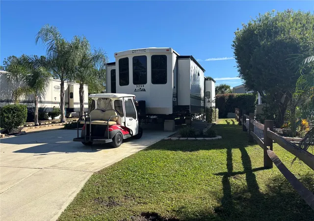 3rd image of 3259 Ne 102Nd Avenue Rd, Silver Springs, FL 34488 | MLS# OM712458
