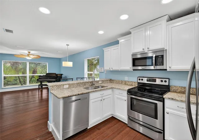 5th image of 7152 Chatum Light Run, Bradenton, FL 34212 | MLS# TB8442589
