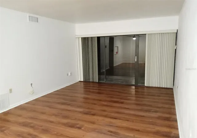 2nd image of 3242 Semoran Blvd, ORLANDO, FL 32822