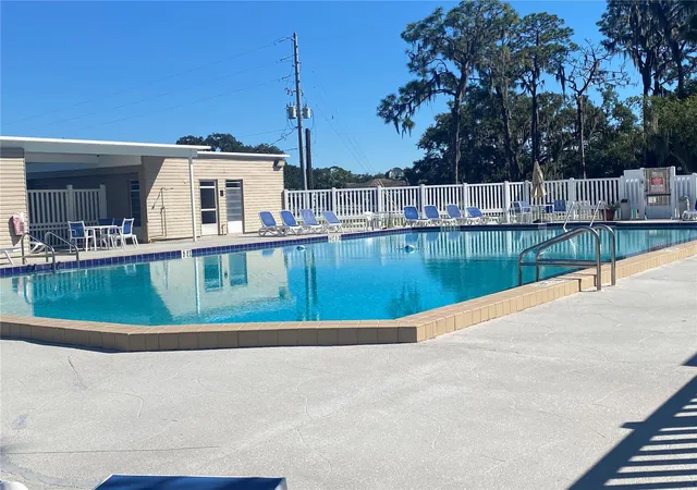 Photo 4 of House for sale at 4409 Club Cir, Lakeshore, FL 33854 | MLS# P4936869 | Listing updated on 2026-10-02