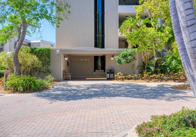 Photo 4 of Condo for sale at 5880 Midnight Pass Rd #906, Sarasota, FL 34242 | MLS# A4670194 | Listing updated on 2026-10-07