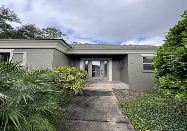 1st image of 1701 Se 28th St, Ocala, FL 34471 | MLS# OM712523
