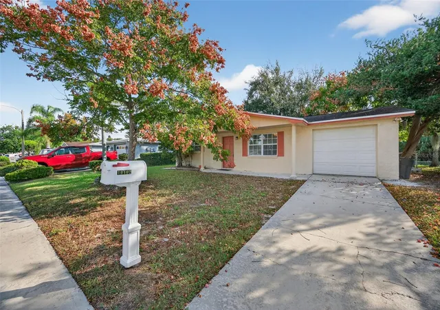 Photo 3 of Single family home for sale at 10102 Glen Moor Ln, Port Richey, FL 34668 | MLS# TB8442938 | Listing updated on 2026-09-30