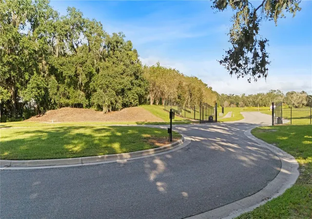 14th image of 15323 Fishhawk Heights Run, Lithia, FL 33547 | MLS# TB8443102