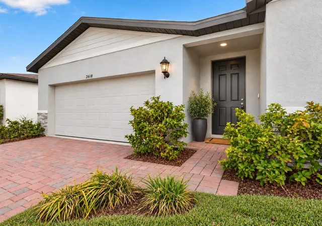 Photo 2 of Single family home for sale at 2618 Irish Elk Ave, Davenport, FL 33837 | MLS# V4945651 | Listing updated on 2026-10-07