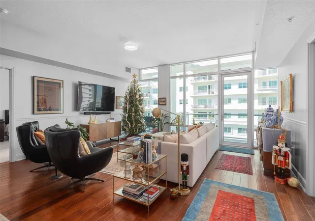 Photo 2 of Condo for sale at 101 S Eola Dr #1209, Orlando, FL 32801 | MLS# O6356643 | Listing updated on 2026-10-26