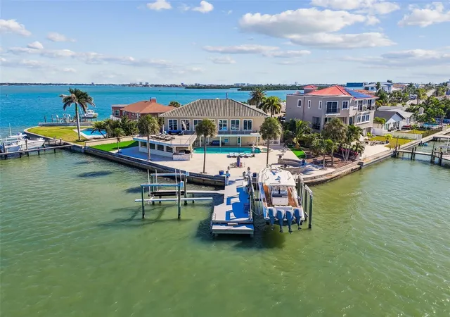 Photo 100 of Single family home for sale at 582 Johns Pass Ave, Madeira Beach, FL 33708 | MLS# TB8443266 | Listing updated on 2026-09-14