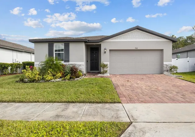 Photo 4 of Single family home for sale at 706 Alta Vista Ct, Davenport, FL 33896 | MLS# P4936889 | Listing updated on 2026-07-12