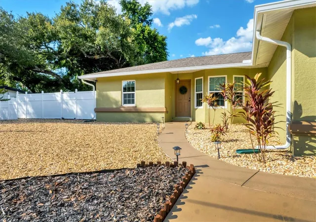 Homes for sale in Sarasota, FL | 1275 42Nd St, Sarasota, FL 34234 | MLS# A4670391