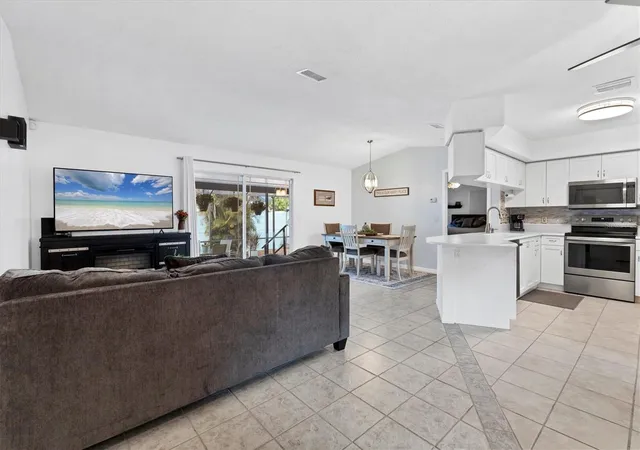 Homes for sale in Sarasota, FL | 1275 42Nd St, Sarasota, FL 34234 | MLS# A4670391