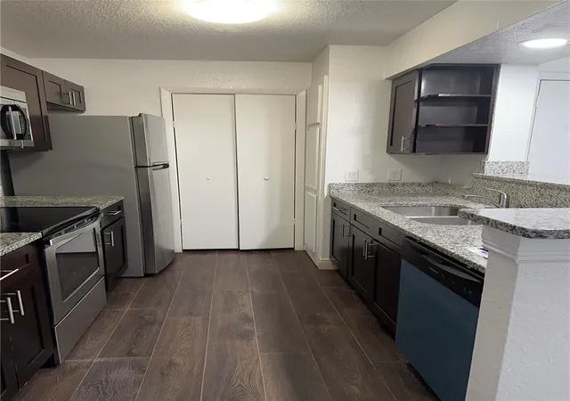 image of 4400 Thornbriar Ln, ORLANDO, FL 32822