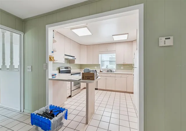 Photo 4 of Single family home for sale at 116 Hampden Rd, Winter Haven, FL 33884 | MLS# S5137660 | Listing updated on 2026-08-12