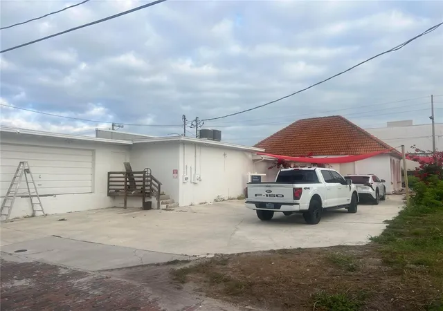 Photo 2 of Single family home for sale at 856 2nd Avenue N, Saint Petersburg, FL 33701 | MLS# O6356925 | Listing updated on 2025-11-01