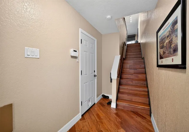 Photo 4 of Townhouse for sale at 140 Brent Cir, Oldsmar, FL 34677 | MLS# O6357016 | Listing updated on 2026-10-08