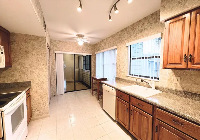 Homes for sale in Seminole, FL | 10606 Longwood Dr #203B, Seminole, FL 33777 | MLS# TB8443711