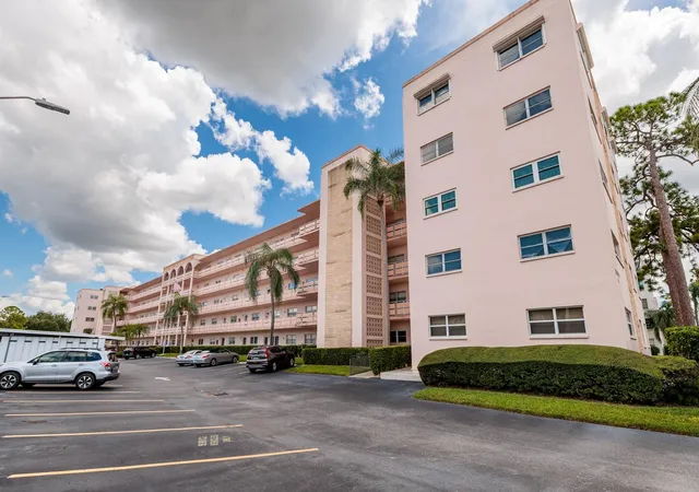 Photo 1 of Condo for sale at 5623 80th St N #504, Saint Petersburg, FL 33709 | MLS# TB8443730 | Listing updated on 2026-10-13