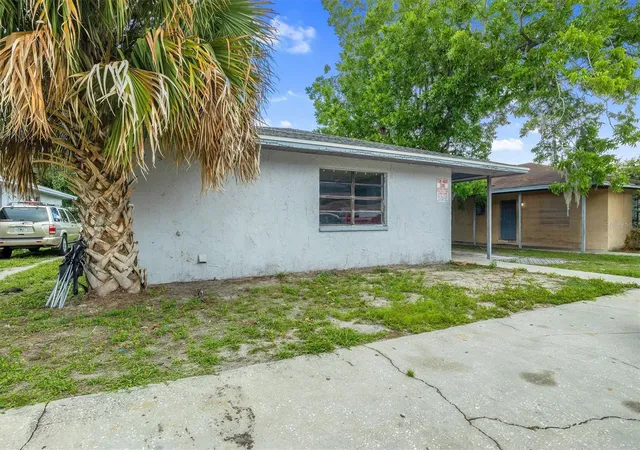 Photo 1 of Multi family home for sale at 2464 Chestnut Woods Dr, Lakeland, FL 33815 | MLS# O6357086 | Listing updated on 2026-10-09