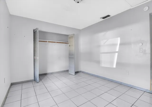 Photo 4 of House for sale at 2464 Chestnut Woods Dr, Lakeland, FL 33815 | MLS# O6357086 | Listing updated on 2026-10-09