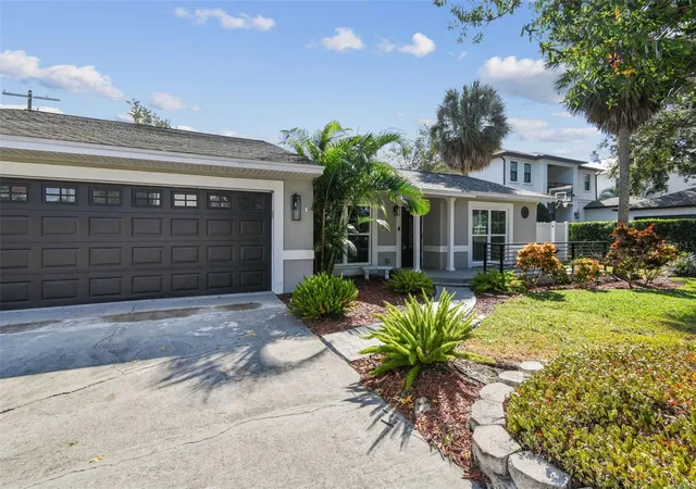 3rd image of 2 S Treasure Dr, Tampa, FL 33609 | MLS# TB8443759