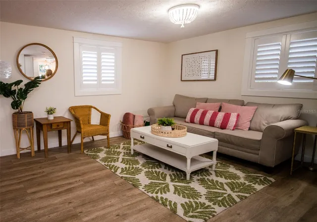 5th image of 1805 Ivanhoe St, Sarasota, FL 34231 | MLS# A4670587