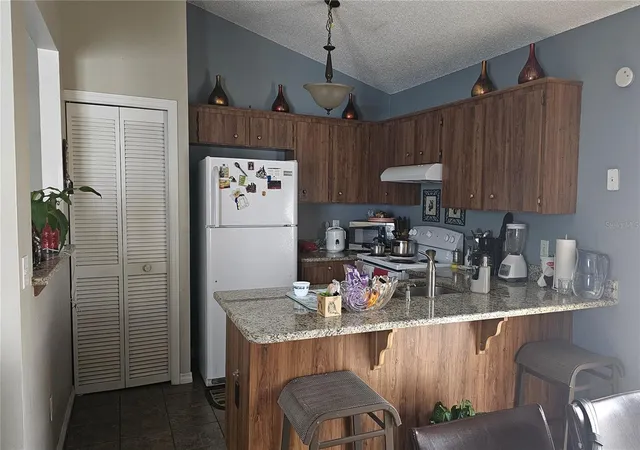Photo 4 of Single family home for sale at 9906 Surrey Ridge Rd, Orlando, FL 32825 | MLS# O6357232 | Listing updated on 2026-10-29
