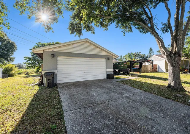 Photo 3 of Single family home for sale at 645 Timber Bay Cir E, Oldsmar, FL 34677 | MLS# TB8443970 | Listing updated on 2026-09-28