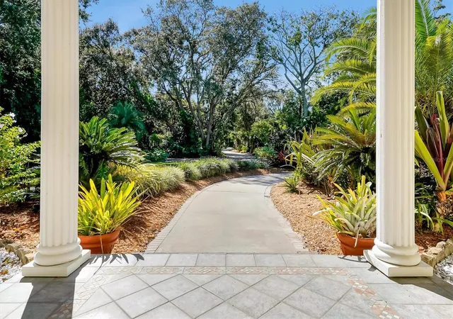 Photo 3 of Single family home for sale at 4209 Lake Lockhart Dr, Orlando, FL 32810 | MLS# A4670683 | Listing updated on 2026-08-12