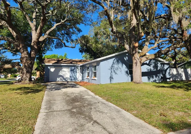 Photo 3 of Single family home for sale at 800 Diane Cir, Casselberry, FL 32707 | MLS# O6357379 | Listing updated on 2026-08-03
