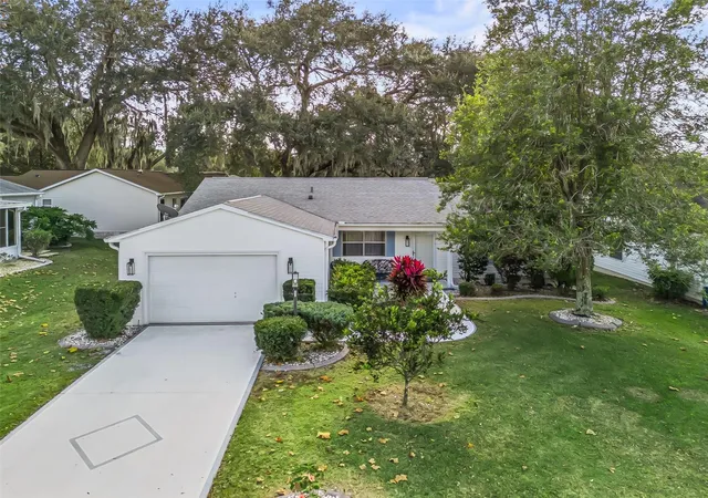 4th image of 304 San Marino Dr, Lady Lake, FL 32159 | MLS# G5104042