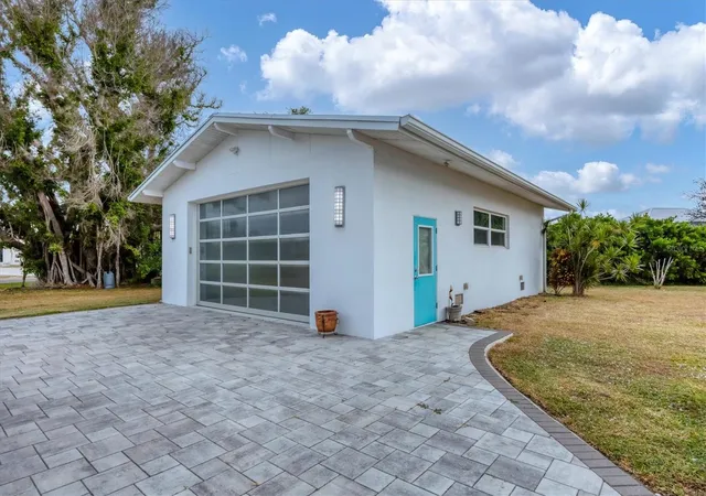 5th image of 45 Cape Haze Dr, Placida, FL 33946 | MLS# D6144556