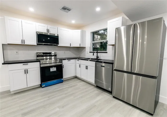Photo 3 of Sale Pending at 3149 W Washington St, Orlando, FL 32805 | MLS# O6357394 | Listing updated on 2026-10-16