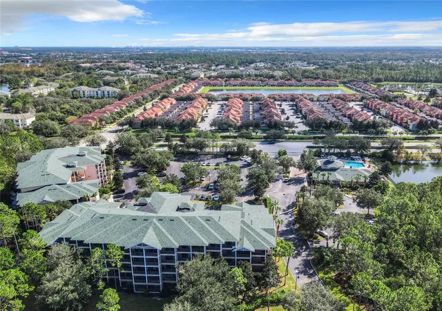 Listing Photo 2 - Condo for sale in building located at 3050 Pirates Retreat Ct, Kissimmee, FL 34747 - Unit #108