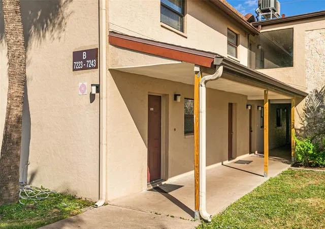 1st image of 7223 Cloister Dr #111, Sarasota, FL 34231 | MLS# C7517166