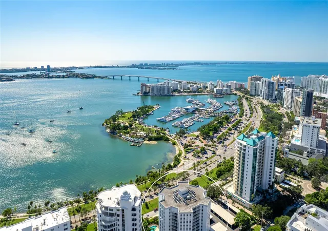 2nd image of 435 S Gulfstream Ave, SARASOTA, FL 34236