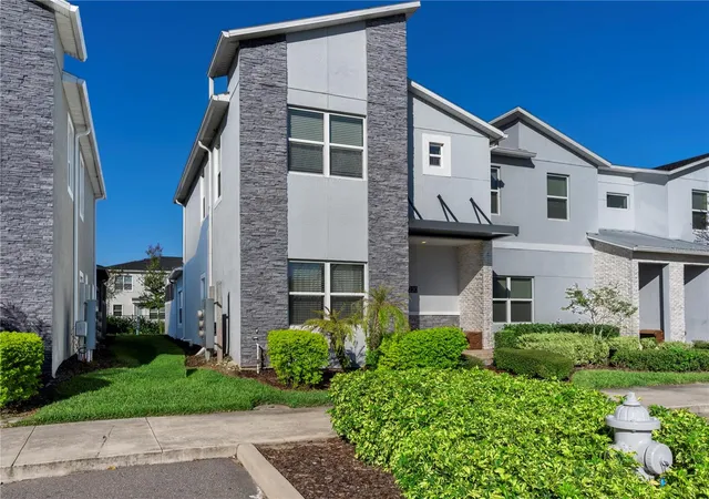 Photo 1 of Townhouse for sale at 230 Ocean Crse Ave, Davenport, FL 33896 | MLS# O6357494 | Listing updated on 2025-11-07
