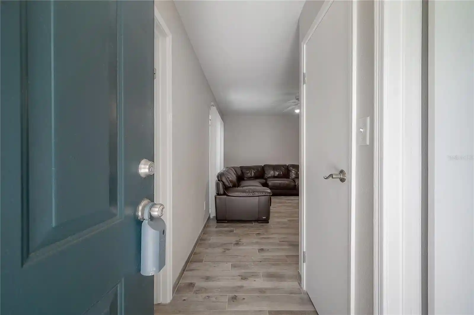 Listing Photo 2 - Condo for sale in 9100Th Dr Martin Luther King Jr St N located at 9100Th Dr Martin Luther King Jr St N, St. Petersburg, FL 33702 - Unit #905